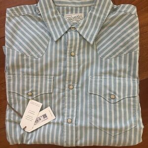 NWT Men’s long sleeve foundation weight shirt size medium